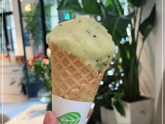 -Fridi Patisserie Cafe