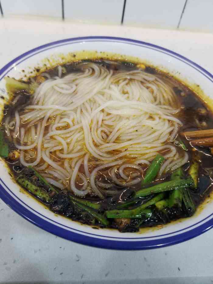 叶伟胡辣壳牛肉面(10店)-"吃小面是重庆人的一大习惯和喜好,所以到一.