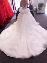 -U·BEAUTY婚纱品牌集合店(江汉路店)