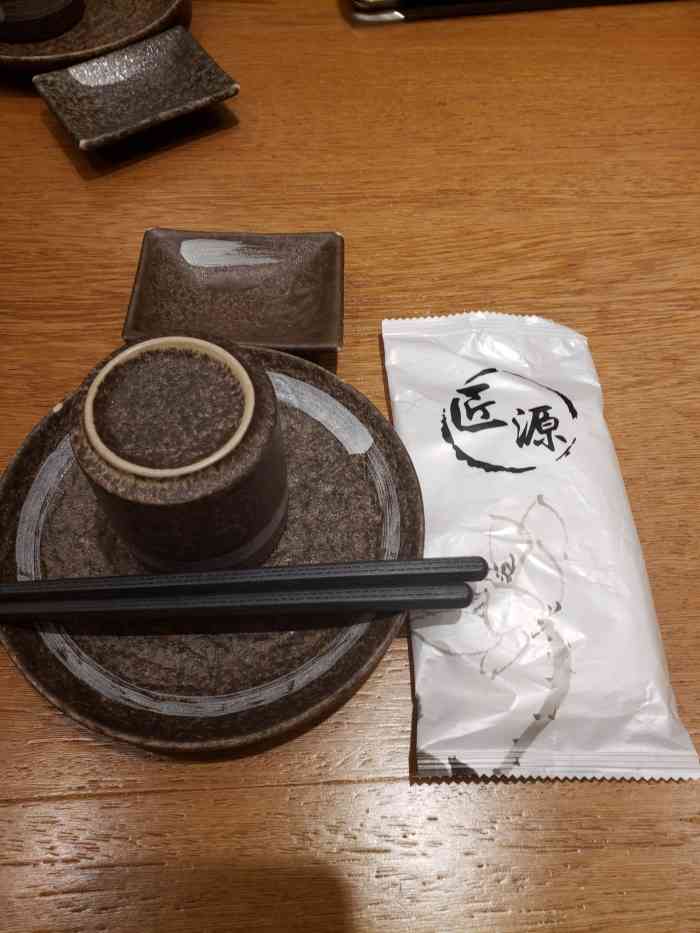 匠源"正好在这边附近,搜了下有家日料店,而且看-大众点评移动版