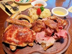 烤肉香肠拼盘-马迭尔德式西餐精酿啤酒屋(中央大街店)