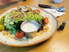 照烧鸡肉配牛油果拉法沙拉-HELLO 27 意面·沙拉·帕尼尼