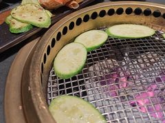 -铭牛烧肉·和牛海鲜自助(高新月牙湖店)