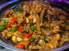 青椒紫苏味-蛙小侠·沸腾砂锅牛蛙(增城东汇城店)