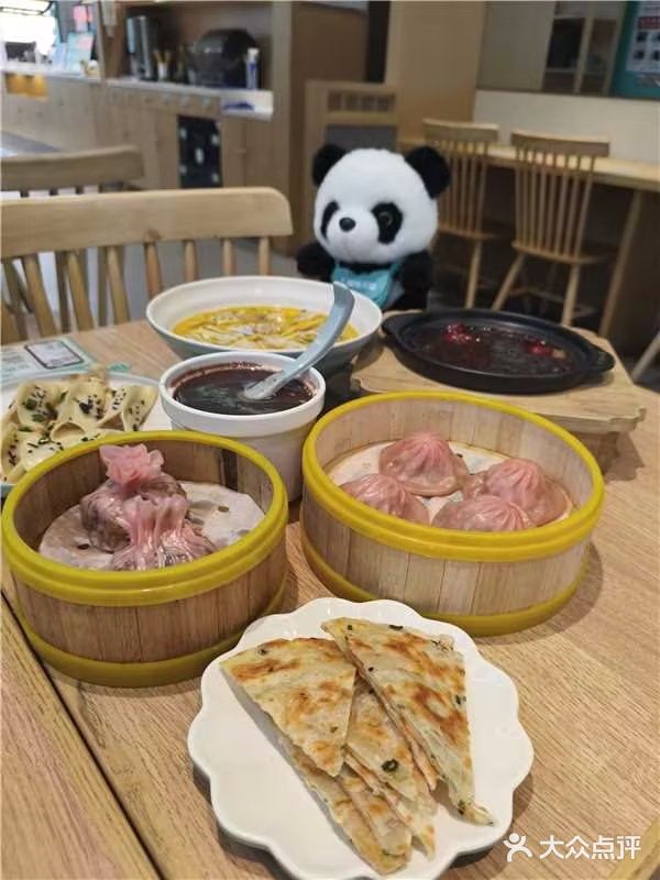 糯雅芳粥（滁州人民广场店）位于人民广场附近