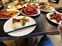 -涨巢·潮玩水疗局