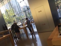 -Apple零售店(华贸购物中心店)