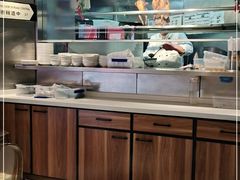 -新大咀港式茶餐厅(宝山万达店)