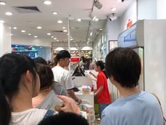 -名创优品(江南新地店)
