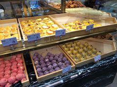 面包甜点陈列柜-申氏糕点(三好街店)