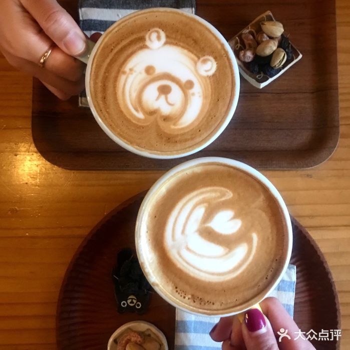 春风十里咖啡馆小熊咖啡图片