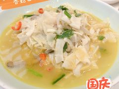 -阿瓦山寨·湘菜现炒·剁椒鱼头王(咸阳总店)