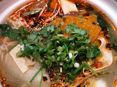 -小蛮椒麻辣烫·麻辣拌(青浦宝龙店)