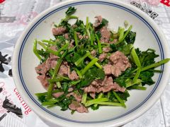 香菜炒牛肉-壹盏灯(华远店)