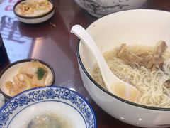 -百年老字号·观振兴蟹黄面·三虾面·苏式面(观前街富仁坊巷店)