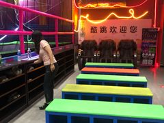 -酷跳蹦床主题公园(万胜广场店)