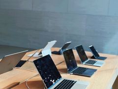 -Apple零售店(华贸购物中心店)