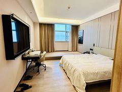 -西安大雁塔科技大学地铁站亚朵酒店