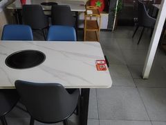 -毛辣果·贵州红酸汤牛肉火锅(西单店)