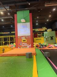 -蹦蹦跳跳(新奥购物中心店)