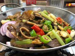 牛杂锅仔-堤角王师傅牛骨头