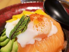 牛油果三文鱼盖饭-万岁寿司(万国店)