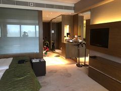 -上海滴水湖皇冠假日酒店