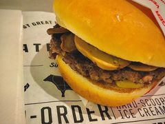 蘑菇牛肉汉堡-FATBURGER 特富客汉堡(外交公寓店)