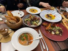 冬阴功汤-Golden Lily河内巴黎法越料理餐厅(建国西路店)