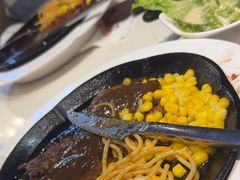 -汤姆家的牛排意面披萨(新城市广场店)
