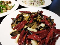 见手青又嫩又鲜-南蛮子(进贤路店)