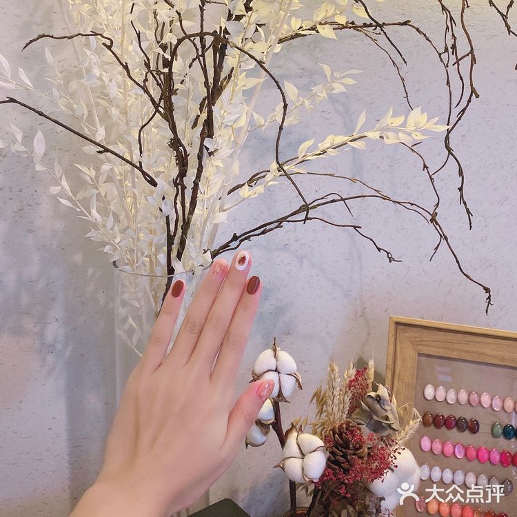 常见的卸甲水味道有很刺激闻了头疼，美甲体验感下降