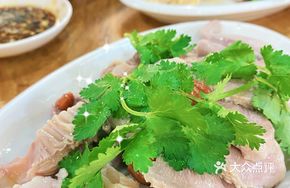 Steamed Fresh Pork Offal in White Sauce