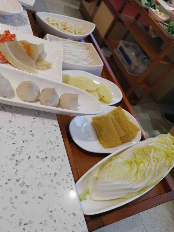 蜀盛香老火锅(宝龙店)-"[薄荷]环境:店的位置在即墨宝龙四楼东.