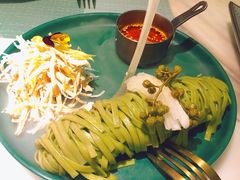 敲糖椒麻鸡丝凉面-蜜桃花开·中西融合菜E&W(南长街店)