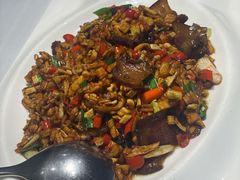 萝卜干炒腊肉-毛家饭店·30年融合新湘菜(汉峪金谷店)