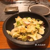 装修风格很日式，但是和很多酒酒屋不一样