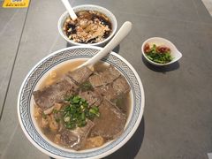 -粉吖吖·邵阳米粉(体育西路店)