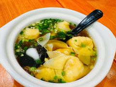 蟹粉虾仁大馄饨8只-莱莱小笼·乔艾