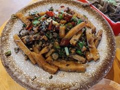 酸菜炒灰粑-苗阿哥