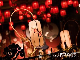 现在中式婚礼越来越被更多的新人所喜爱,相比起西式的婚