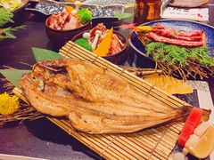 -山川小町·极番烧肉(新地假日广场店)