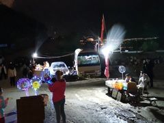 -鬼笑石后山停车场