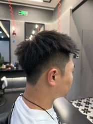 -老肖男士理发店