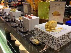 -广州万富希尔顿酒店·感趣自助餐厅·金秋蟹宴生蚝海鲜刺身
