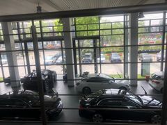 -上海星瀚奔驰4S店(红柳路店)