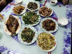 -香巴拉云南餐厅(华莱坞店)