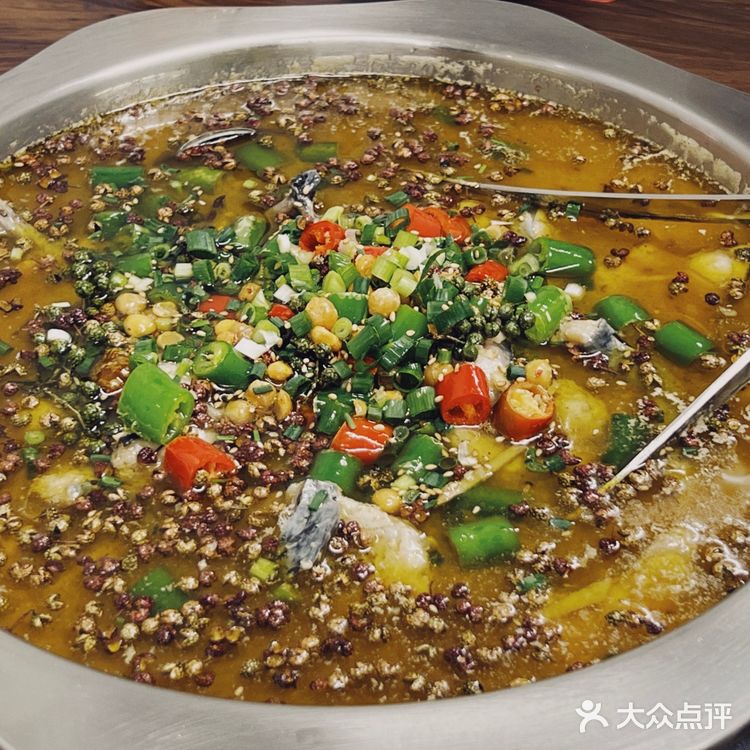 冒菜米线也好吃～btw非常好奇老板的黄焖鸡了