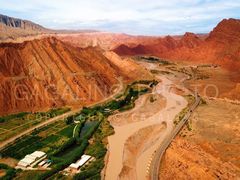 -天山神秘大峡谷
