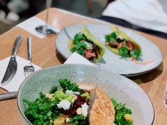 煎三文鱼牛油果色拉-Wagas沃歌斯(太古汇店)